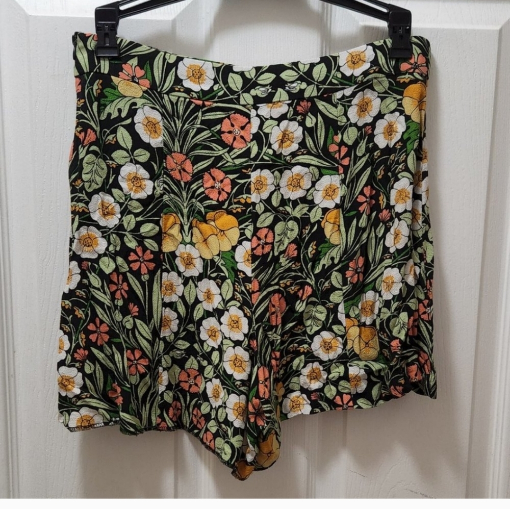 Zara  Woman High Waisted Floral Shorts Size S EUC /Cottagecore fairy